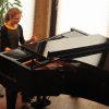 Marlene Neuwirth beim Einspielen vor dem Konzert